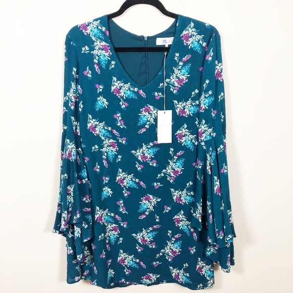 Wayf Dresses & Skirts - NWT WAYF Blue Floral Bell Sleeve Dress M